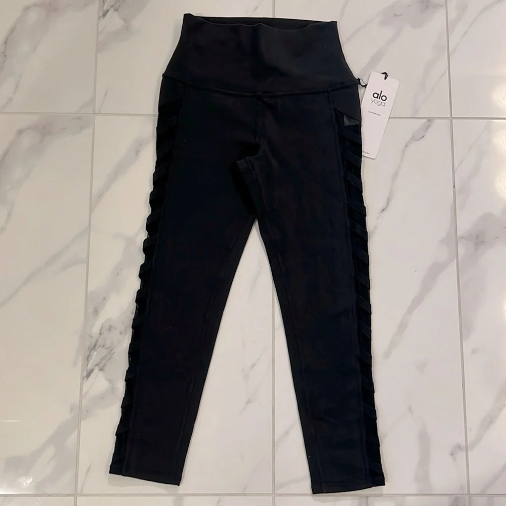 🆕 Alo Yoga Black Chevron Airbrushed High Waist Cropped Leggings Women’s Size XS